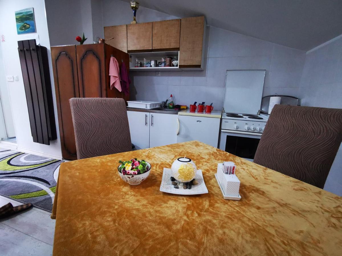 White Apartment Sarajevo - Free Parking Exterior foto